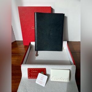 CARTIER Black/Bordeaux Leather Must de
Agenda Cover in rare GM size